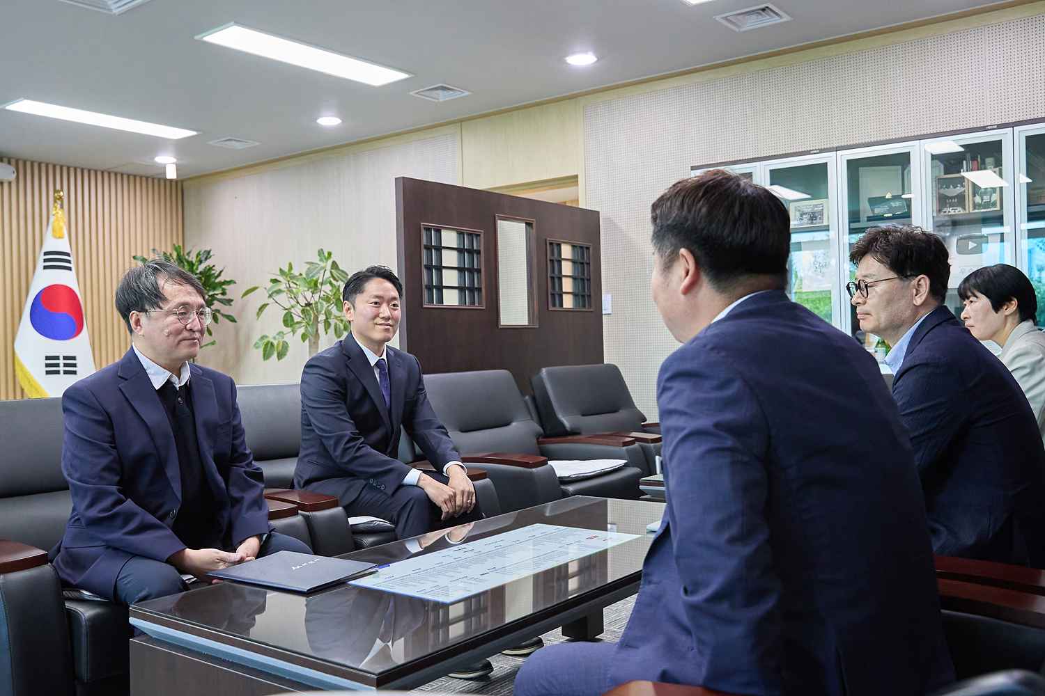 2026.05.06.임기제 공무원 임용장 교부