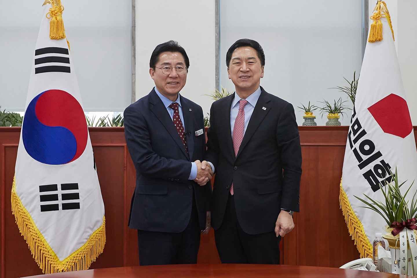 박경귀 아산시장, 김기현 대표 취임 후 첫 기초단체장 면담 관련사진