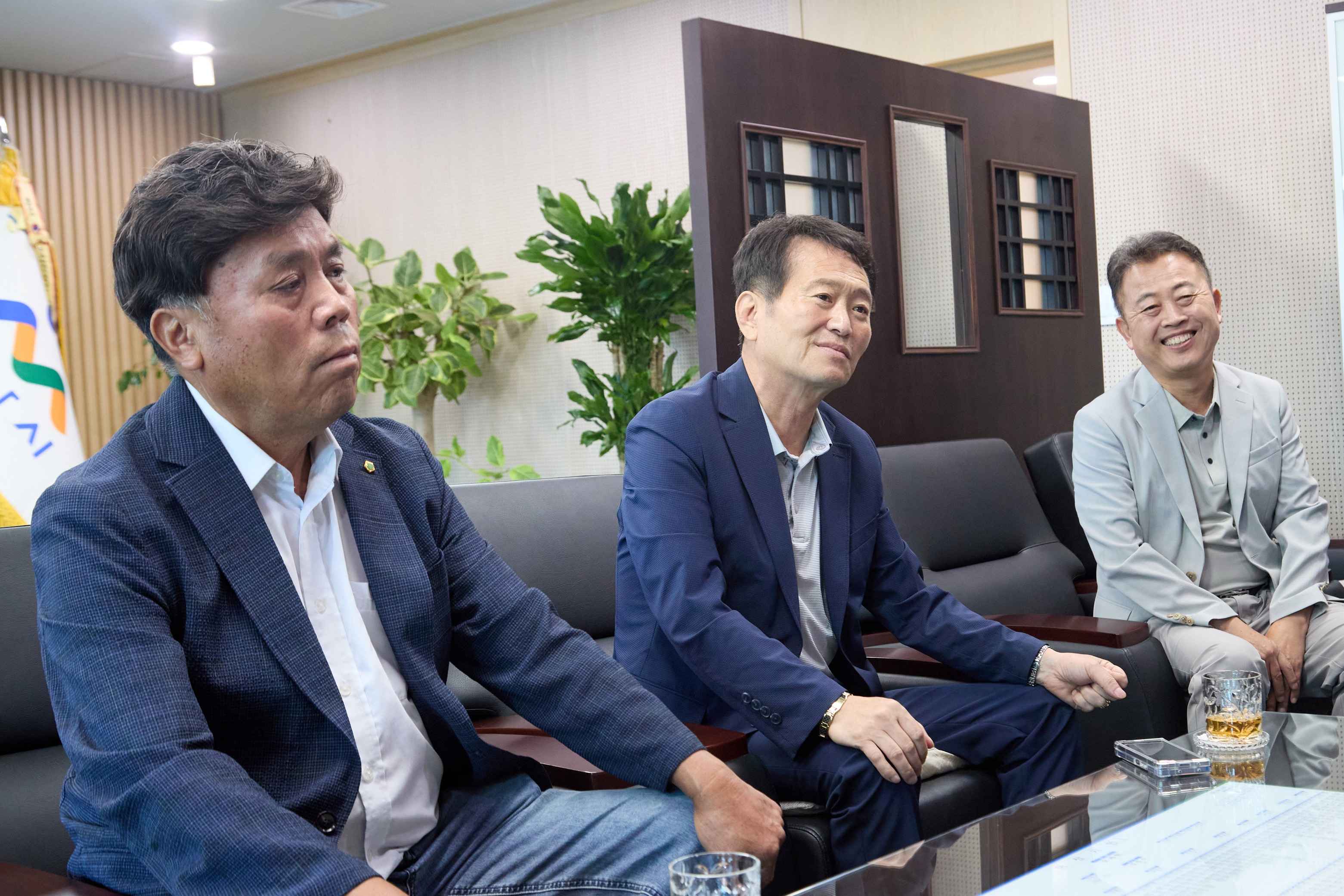 2025.08.22.아산시 주민자치연합회 호우피해 지원성금 5백1십만원 전달