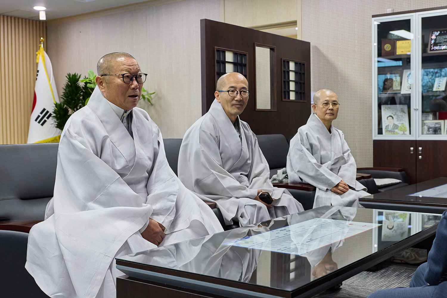 2026.10.13.공주 마곡사(교구장 원경스님), 미래장학회 장학금 2천만원 기탁