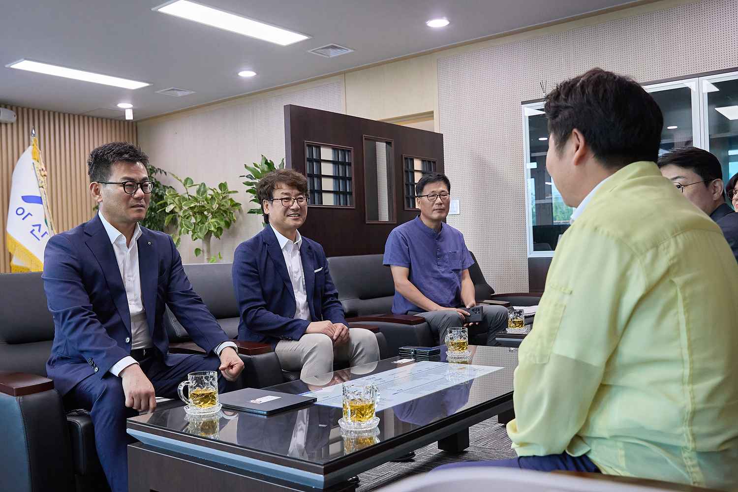 2025.07.24.한국물류시스템(주), 수해피해 지원물품 7백만원 상당 농협쌀 2천Kg 전달
