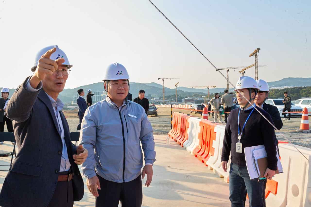 오세현 아산시장 “아산 첫 관문 센트럴시티, 고품격 도시 기대” 관련사진