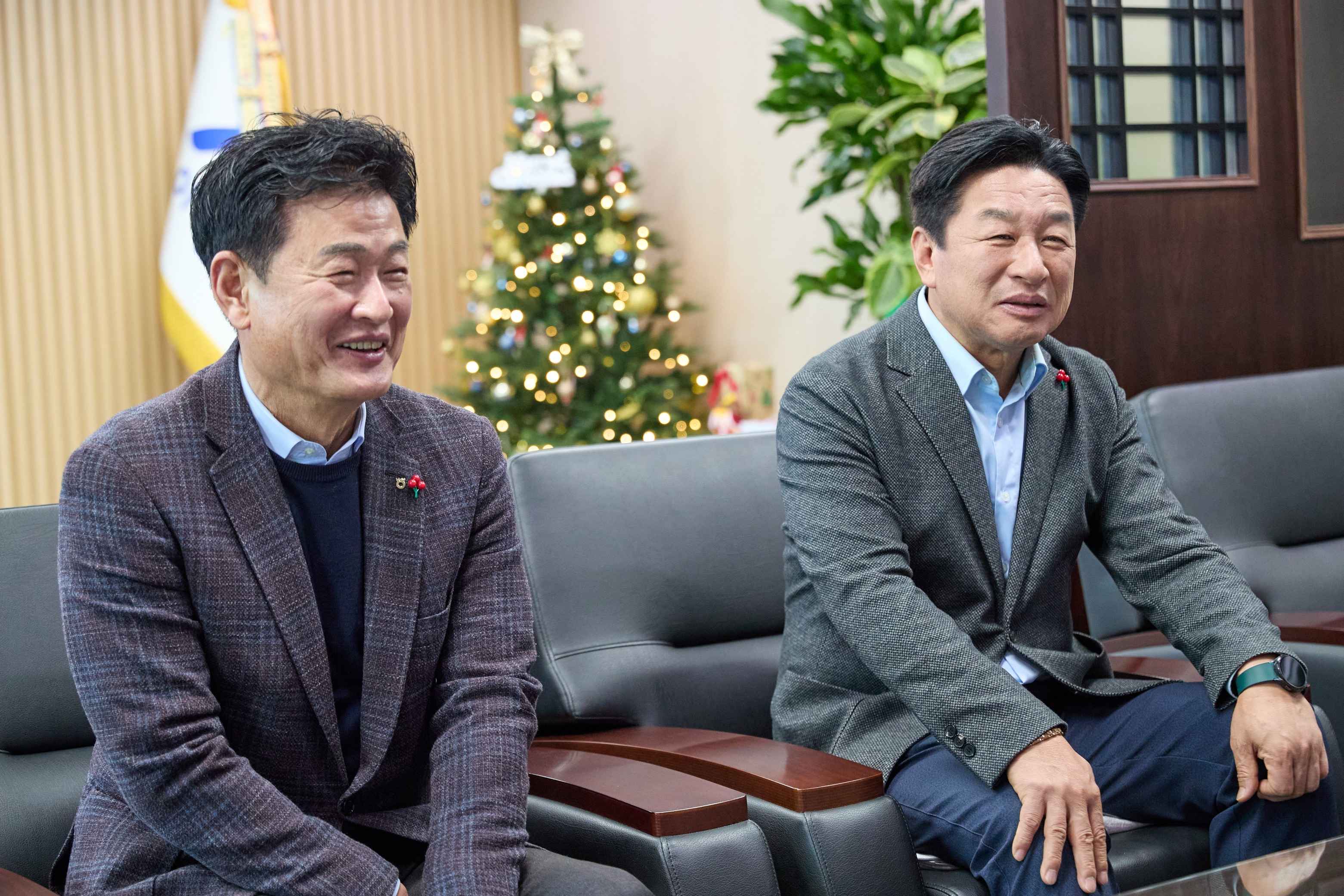 2025.12.15.원예농협 희망2026 나눔캠페인 성금 및 성품 전달