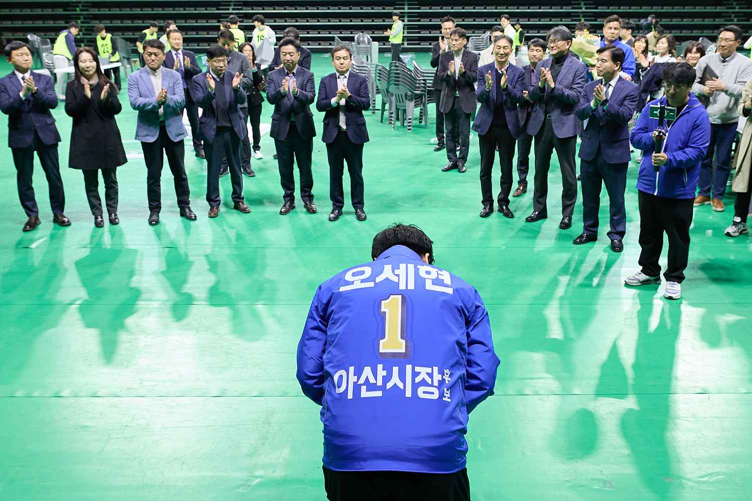 2025.04.03.4월 2일 아산시장 재선거 당선증 교부(민선8기 제9대 오세현 시장)