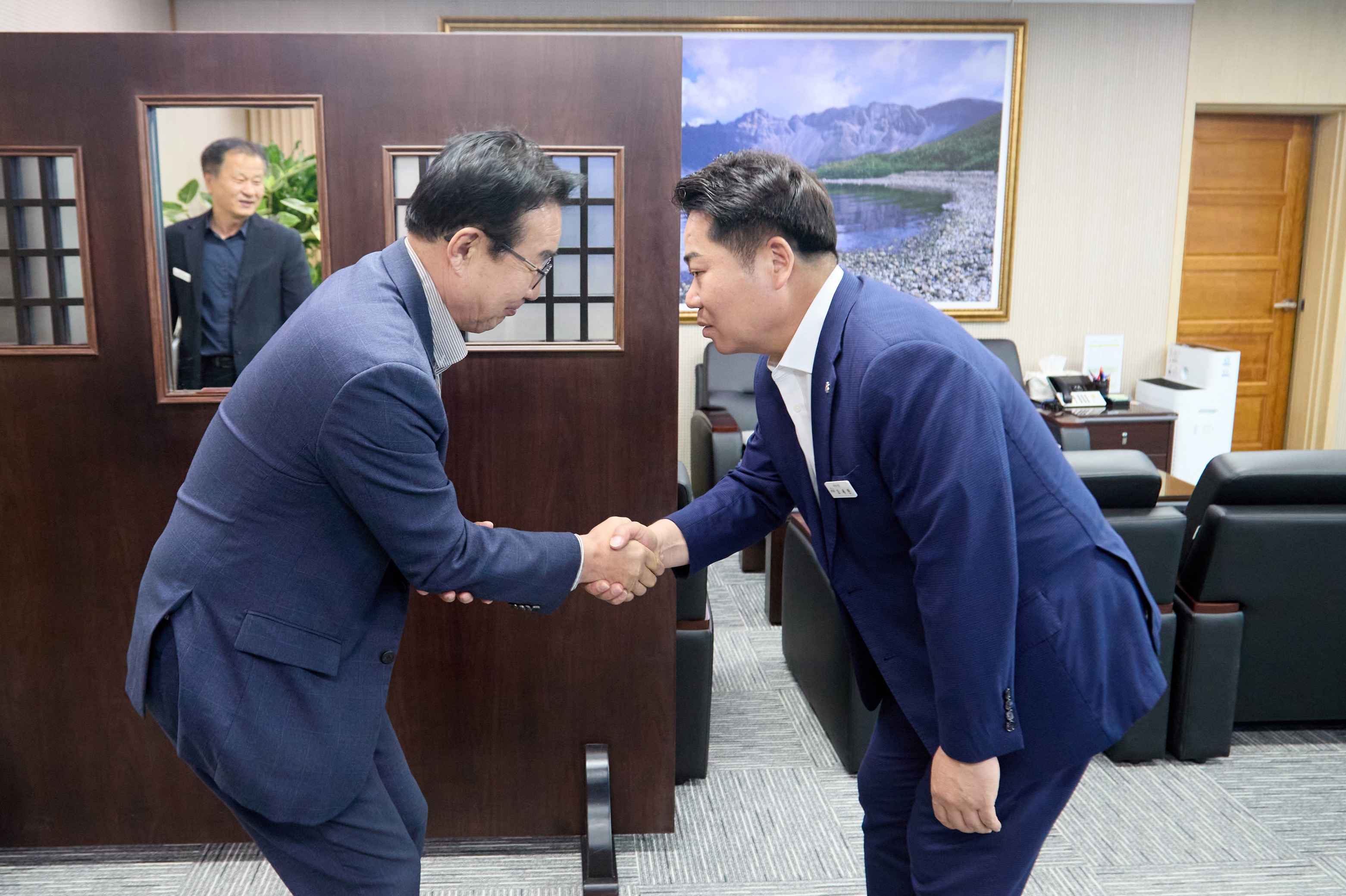 2025.09.09.인주농협 취약계층지원 후원금 5백만원 전달