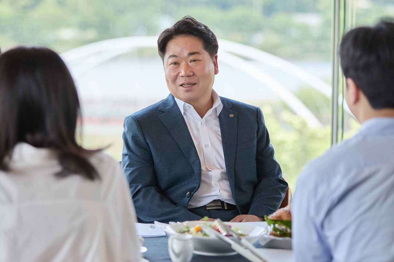 ‘소통데이’ 첫걸음… 오세현 아산시장, MZ 공무원들과 브런치 소통 관련사진