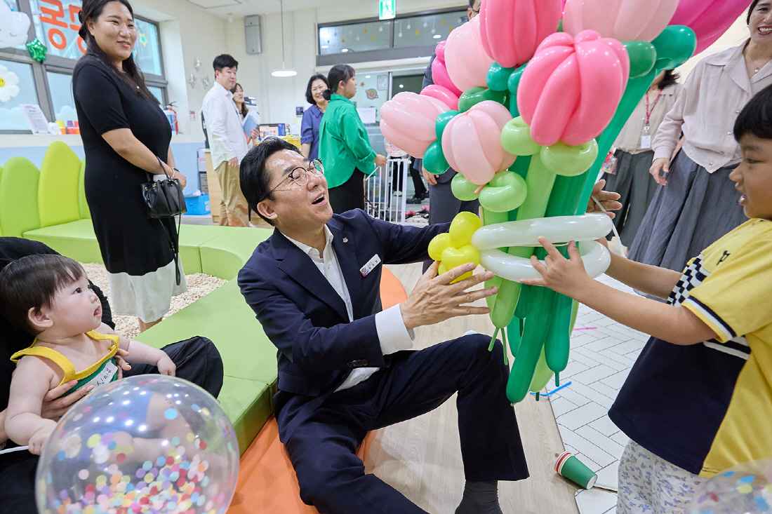 박경귀 시장 “아이는 아산의 미래... 안전 돌봄공동체 확충에 힘쓸 것”  관련사진
